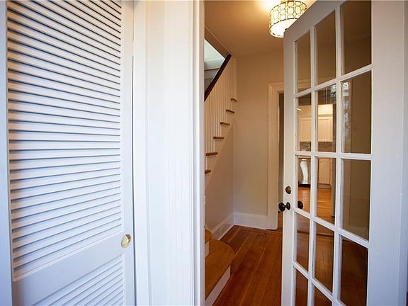 Inviting entryway .