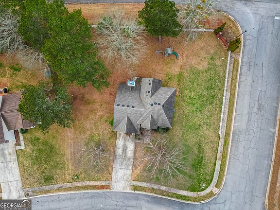 4th image of 679 Michael Cir