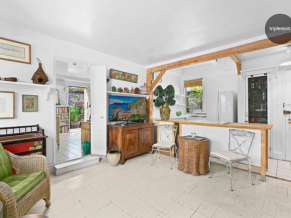 3rd image of 4 E 95th St Penthouse E