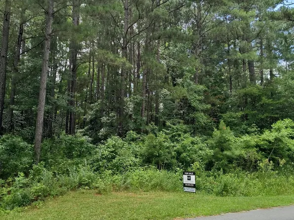 44 Old English Lane, Kinston, NC 28504