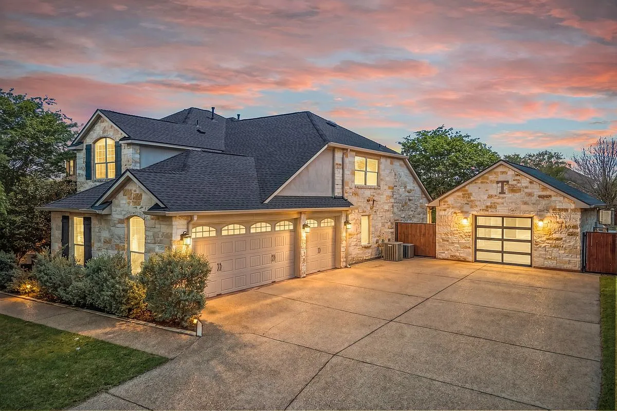4 bed, 3.5 bath, 3301 sqft, $4,250 — Photo 1