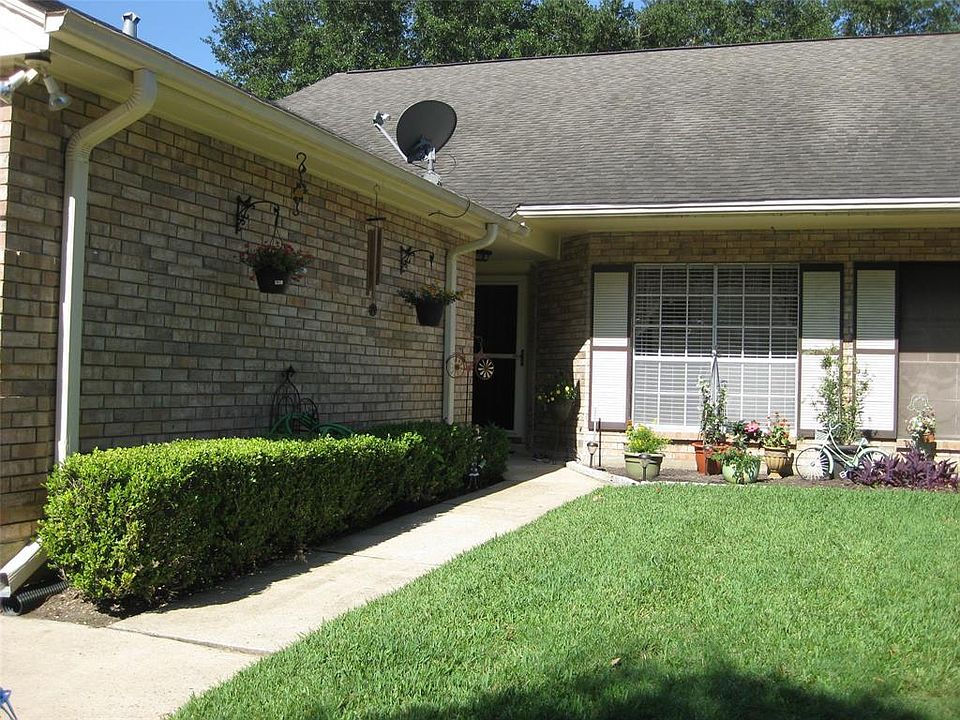 1st image of 718 E Country Grove Cir