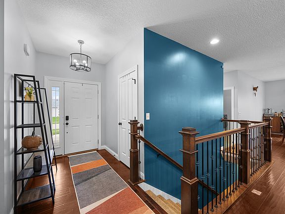 5th image of 510 Pinehurst Dr