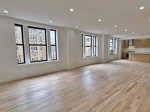 3rd image of 251 W 92nd St APT 12a