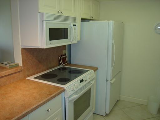 3rd image of 2233 NW 22nd Ave Unit 105