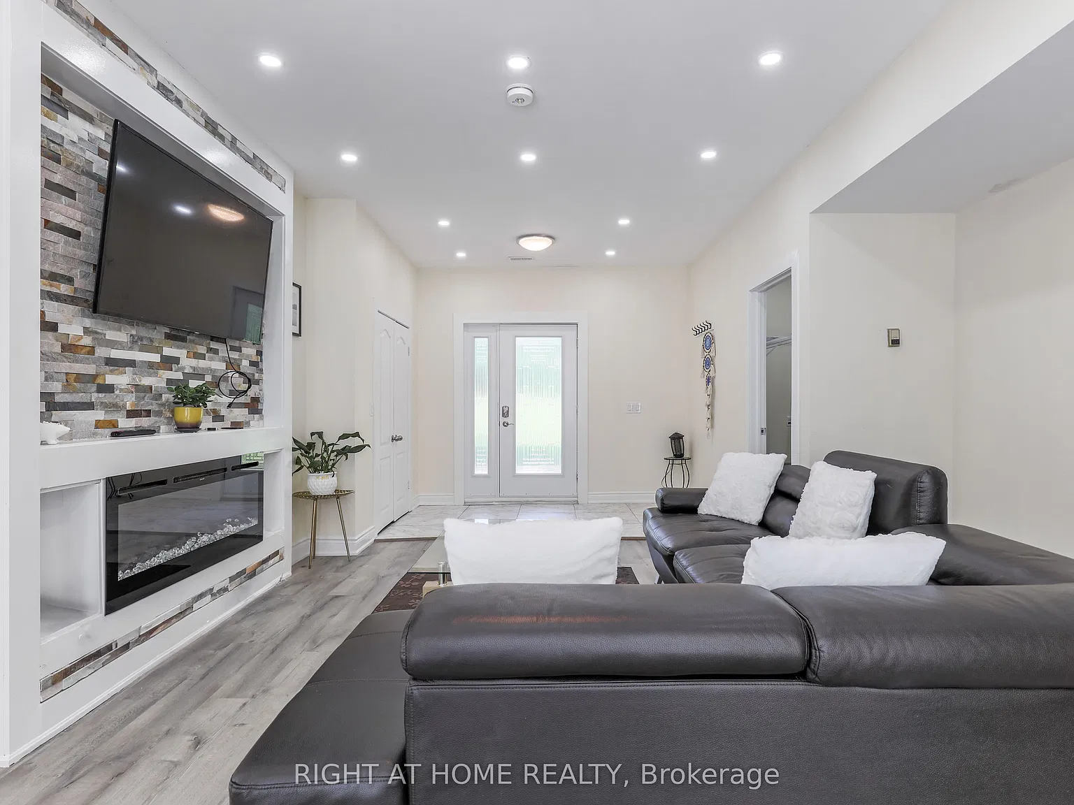 3 bed, $3,000 — Photo 3
