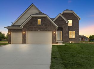 35548 Addison Dr, New Baltimore, MI 48047