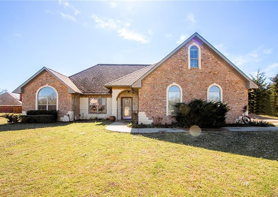 1st image of 29 Cedarwood Ln