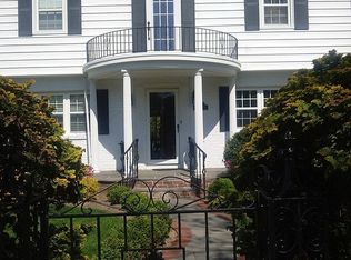 122 N Brookside Ave, Freeport, NY 11520