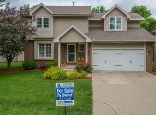 4905 69th St, Urbandale, IA 50322