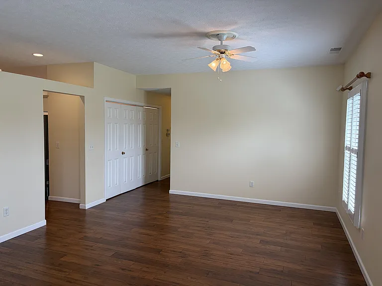 1324 Rosalind Dr — Photo 7