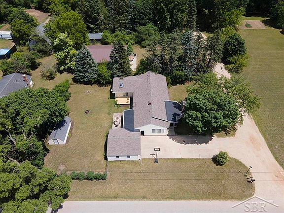 2nd image of 4811 Edgewood Ct