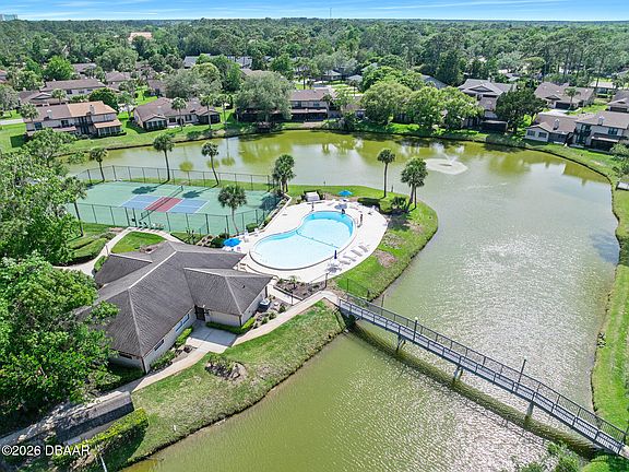 4th image of 146 Deer Lake Cir