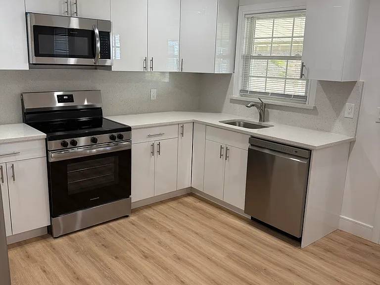 12 Juniper Ln #B — Photo 4