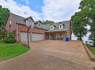 17810 Regal Row, Flint, TX 75762