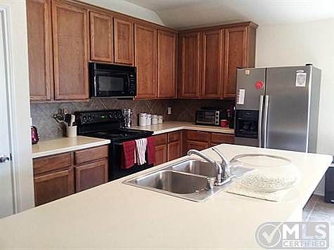 4th image of 2321 Mackinac Dr