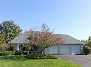 5N873 Beaver Ct, St Charles, IL 60175