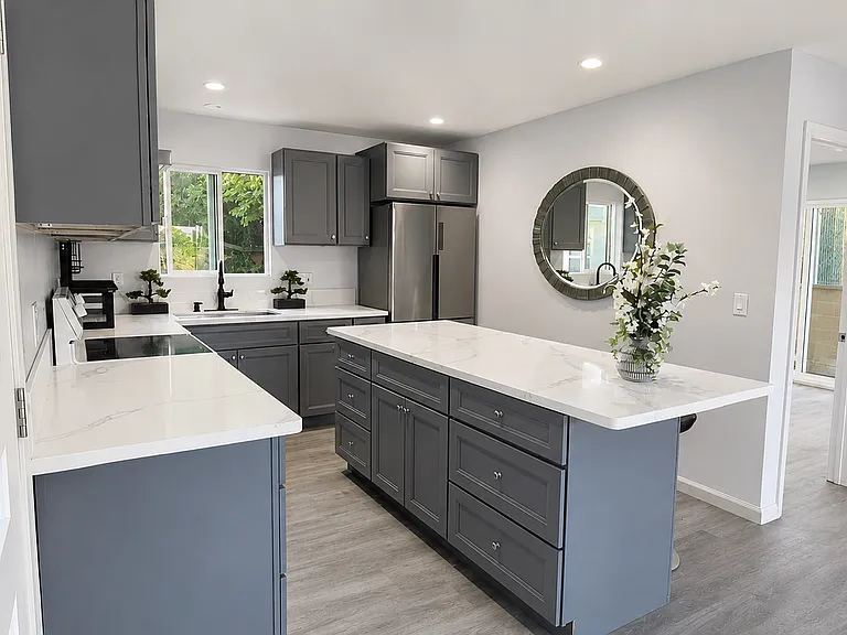 1301 W Laster Ave — Photo 8