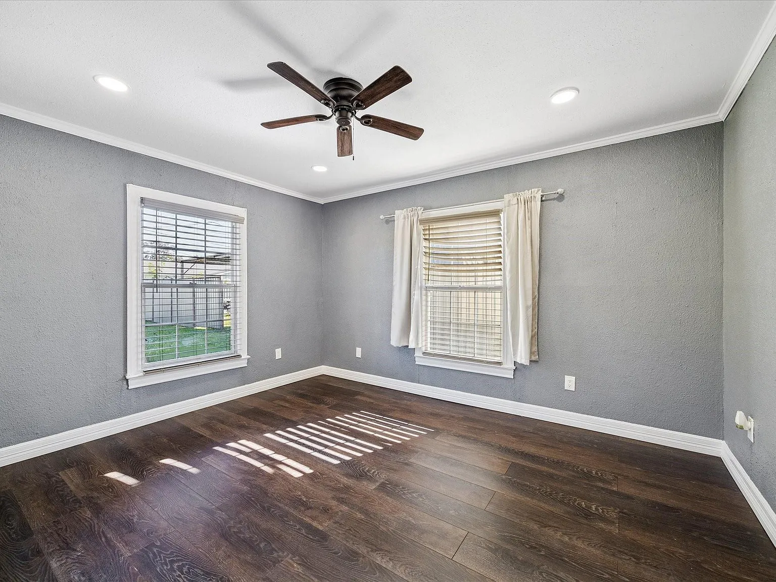 3 bed, 2.0 bath, 1250 sqft, $1,895 — Photo 4