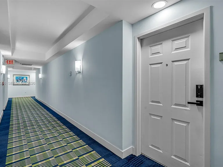 2000 N Bayshore Dr #909 — Photo 34