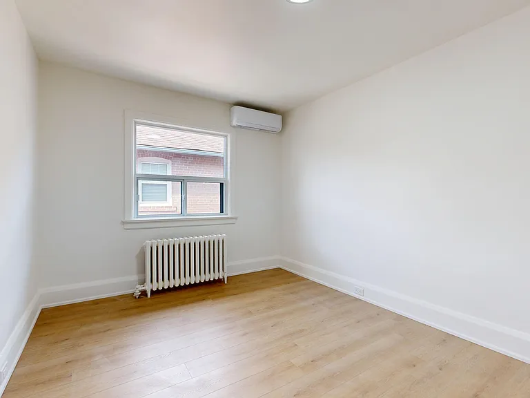 1214 Avenue Rd — Photo 15