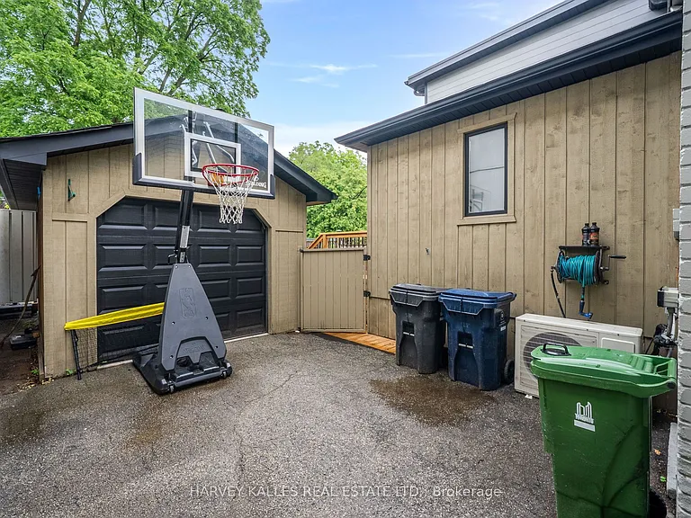 67 Falcon St — Photo 40