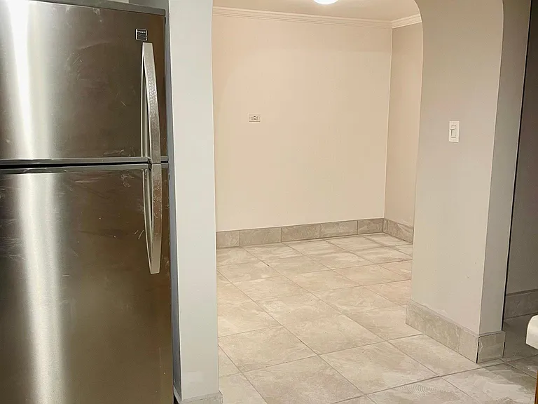 4154 N Meade Ave #G — Photo 9