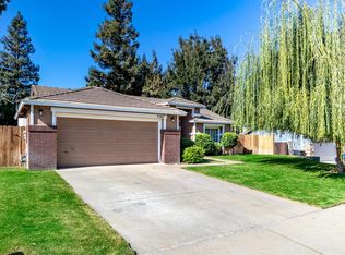 7067 Dunbar Ln, Riverbank, CA 95367