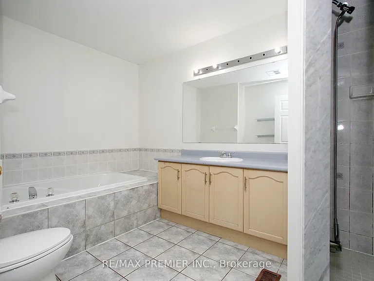 205 Equator Cres — Photo 15