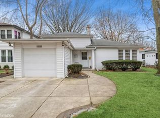 9509 Lincolnwood Dr, Evanston, IL 60203