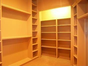 2nd image of 720 Tappen Shire