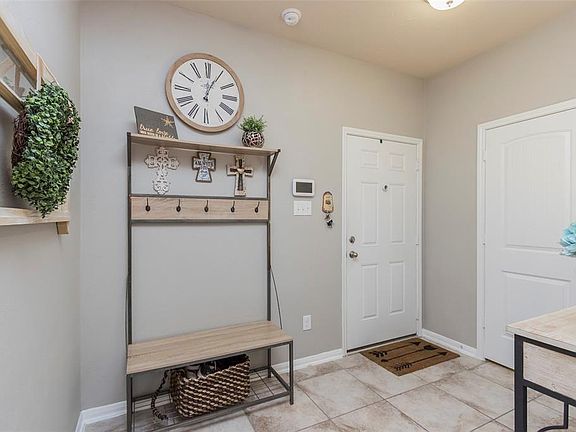 5th image of 8114 Oxbow Manor Ln
