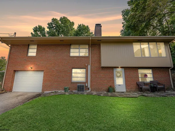 756 Mountain View Pl, Morgantown, WV 26501