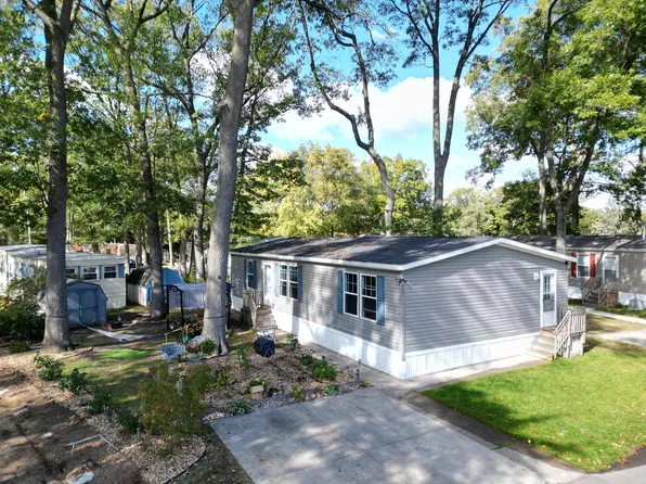 497 Courtland Ln, Muskegon, MI 49442