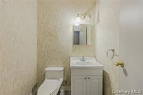1234 Midland Ave #1C — Photo 11