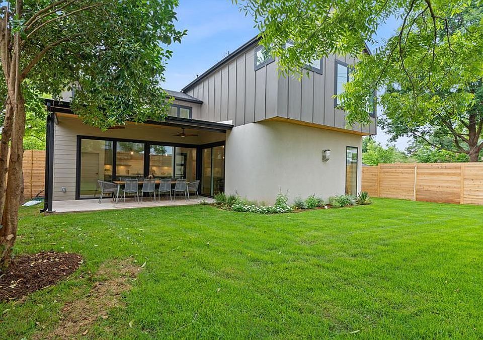 2nd image of 3010 Fontana Dr