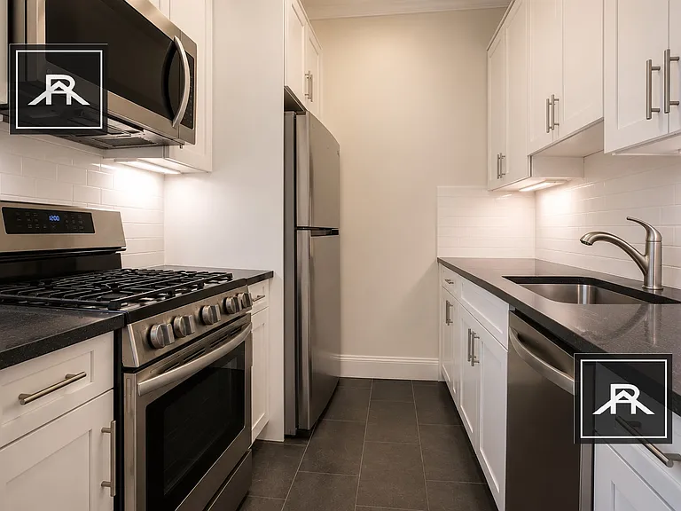 871 Beacon St #2 — Photo 2