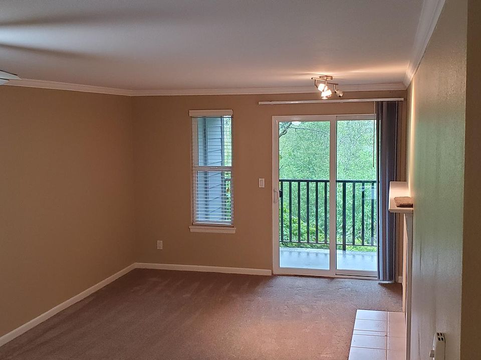 Living room (front view)