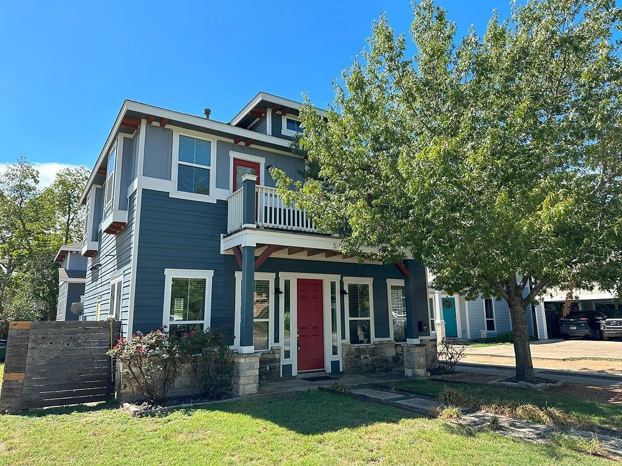 4 bed, 3.0 bath, 1950 sqft, $3,500 — Photo 1
