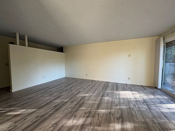 2nd image of 4040 Ferry St