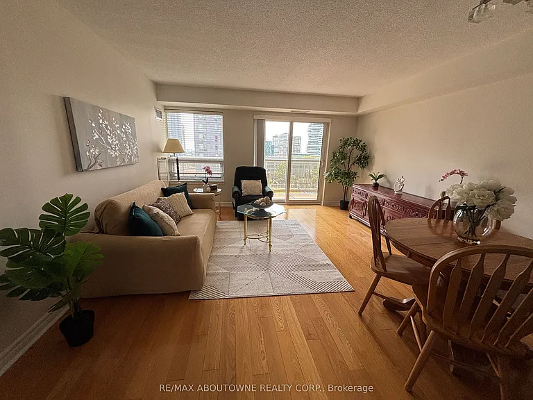 350 Princess Royal Dr #1002 — Photo 15