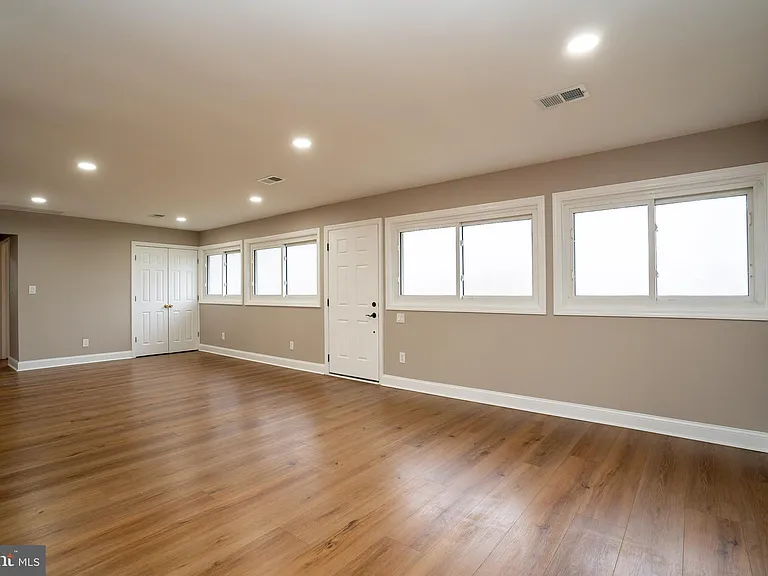 127 Kendall Rd — Photo 6