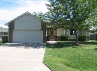 748 S Highland Dr, Andover, KS 67002