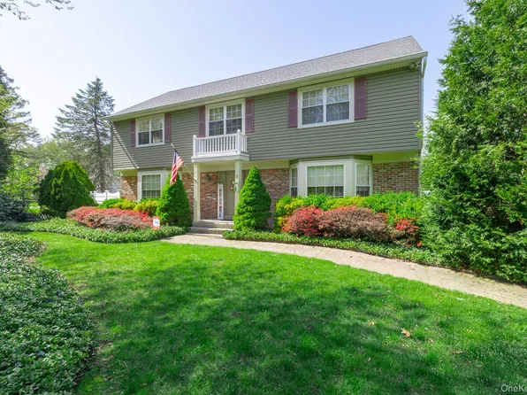 7 Lake Lane, Lake Grove, NY 11755