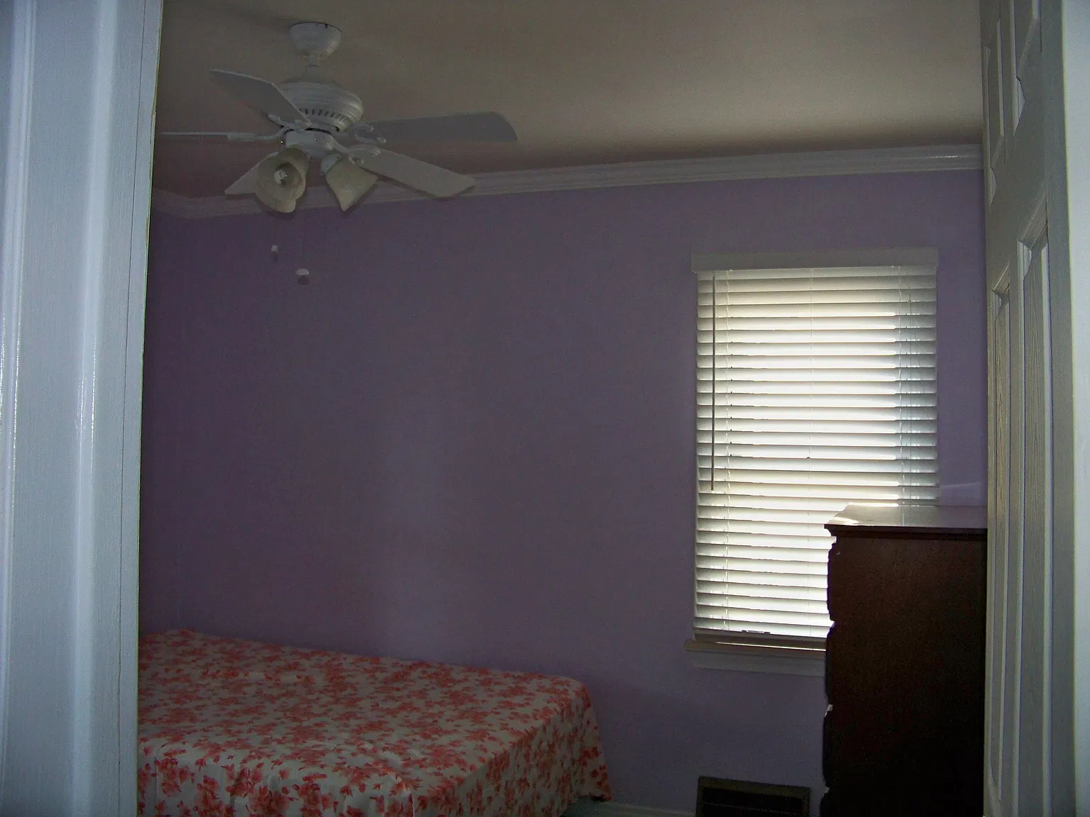 3 bed, 1.5 bath, 869 sqft, $1,600 — Photo 2