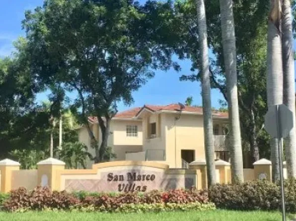 6962 NW 179th St, Hialeah, FL 33015