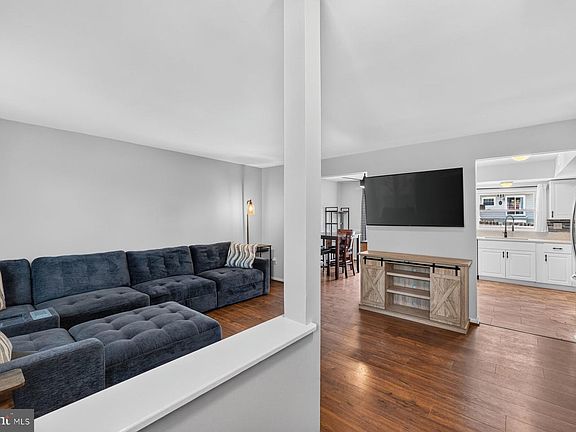 4th image of 5733 Sunset View Ln