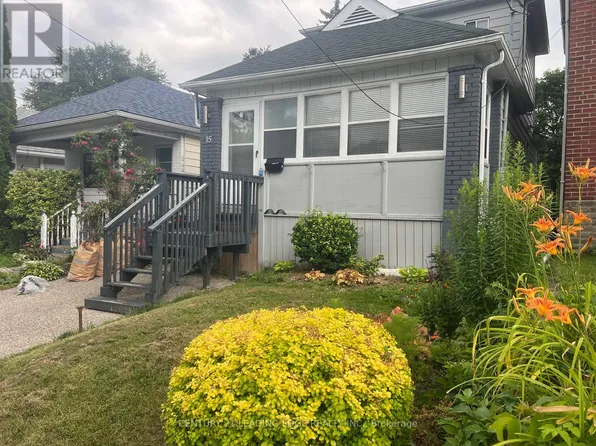 15 Westbrook Ave, Toronto, ON M4C 2G1