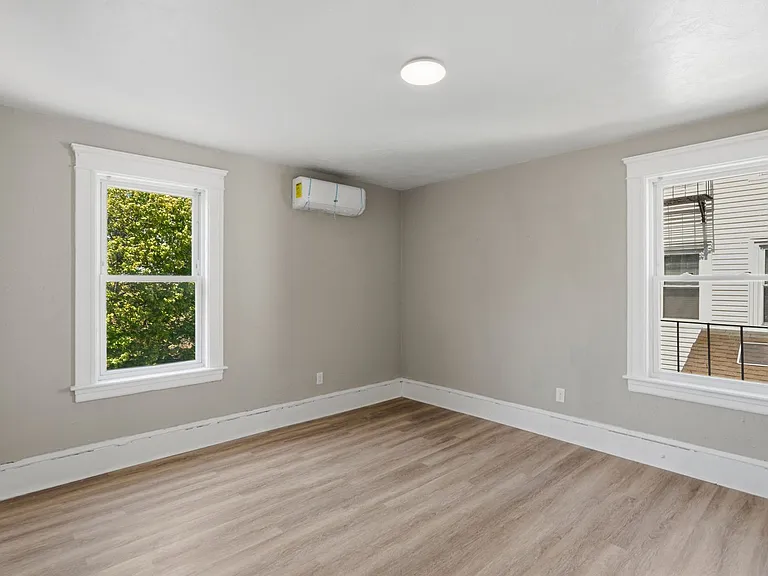 387 Grove St — Photo 8