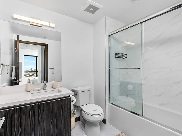3621 Venice Blvd #403 — Photo 17